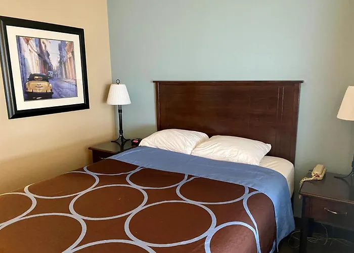 Super 8 By Wyndham Edmonton South