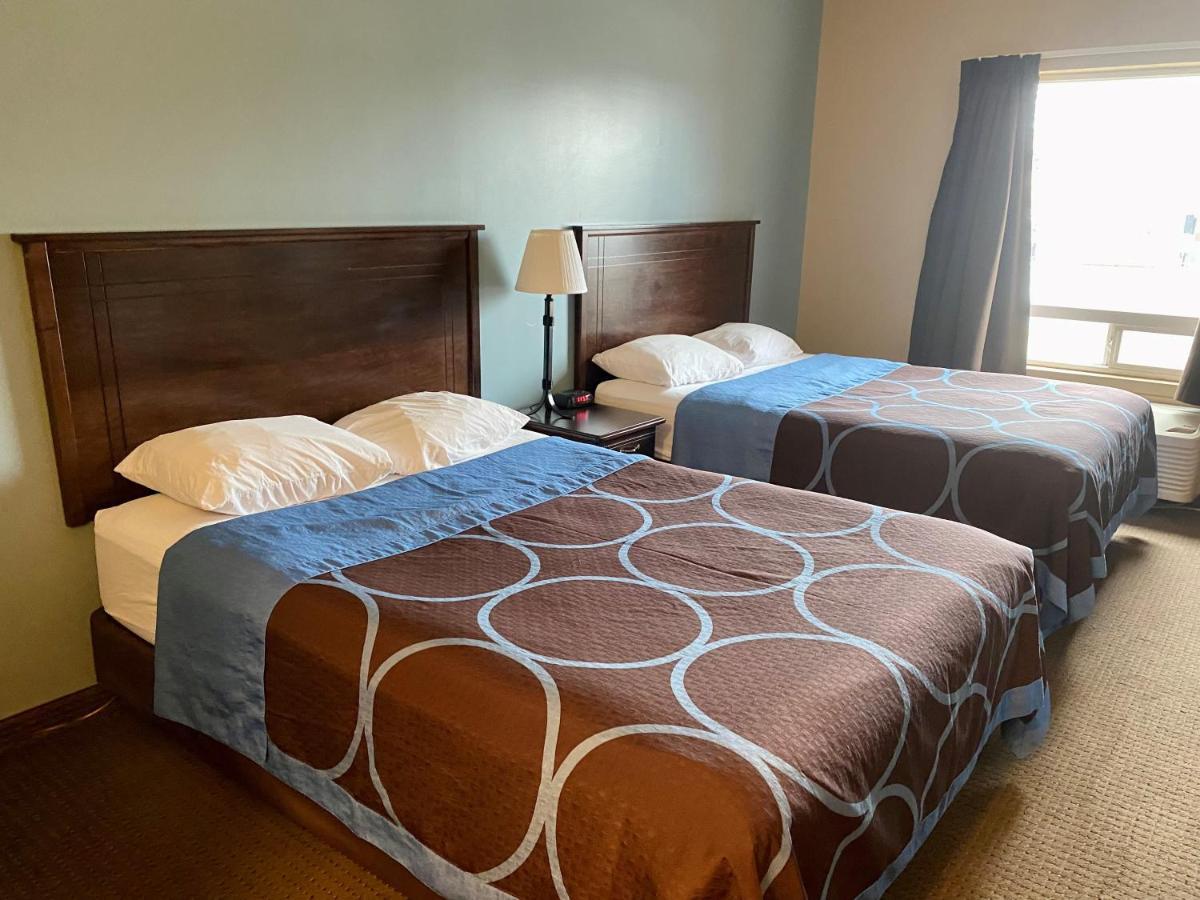 Super 8 By Wyndham South Hotel