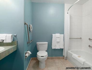 Super 8 By Wyndham South Hotel